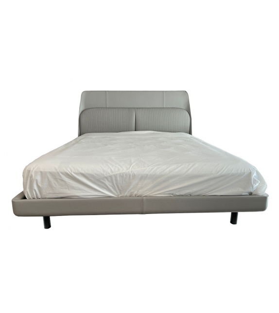 Ready for shipping - Coupé Poltrona Frau Bed